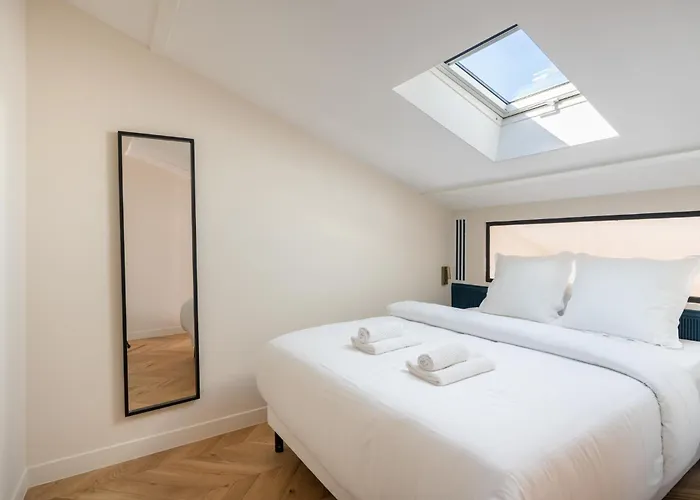 Stylish Duplex For 4 In Bastille